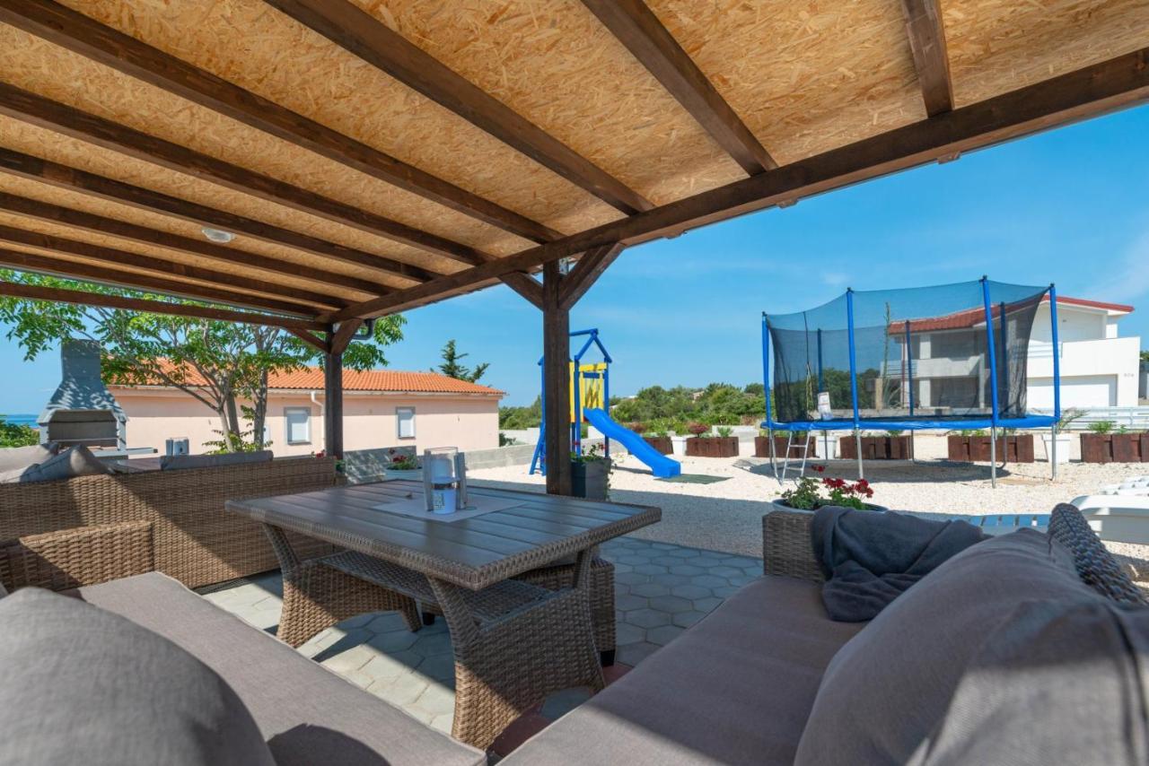 Crowonder Luxury Vir- 6 New Apartments For Families With Playground For Kids Exterior photo