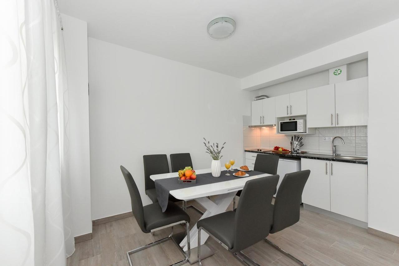 Crowonder Luxury Vir- 6 New Apartments For Families With Playground For Kids Exterior photo